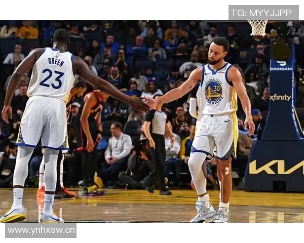 今日勇士背靠背对决爵士库里巴特勒与库明加出战存疑引发关注